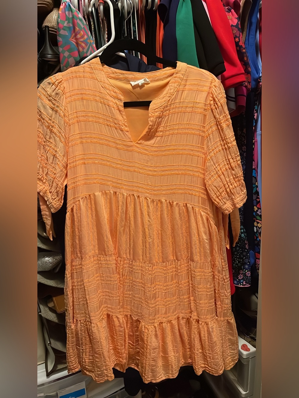 entro Peach Crinkle Tiered V-Neck Tunic